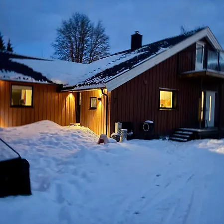 Charming Newly Renovated House In Centre *